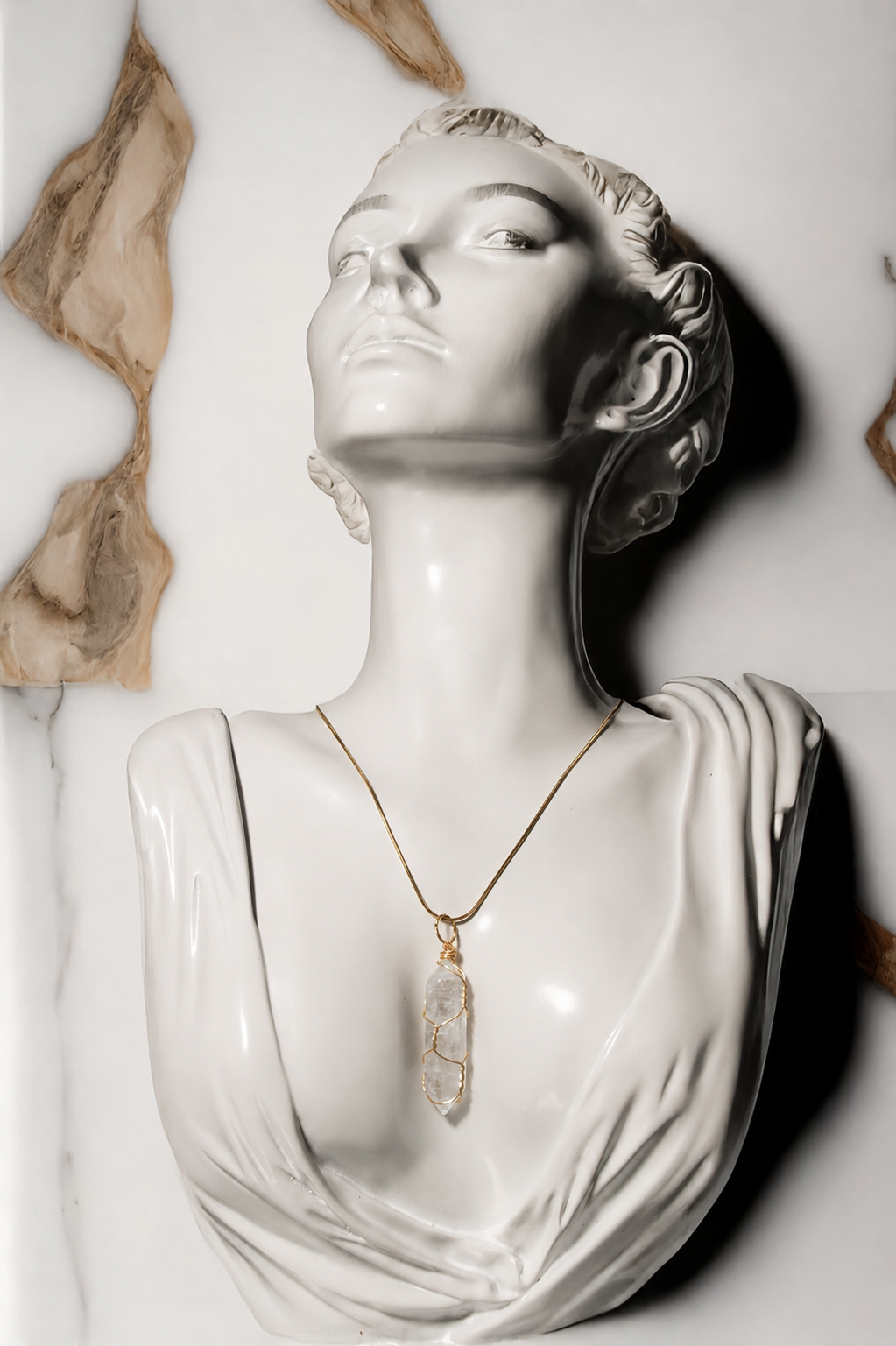 Clear Quartz Gold Necklace_0