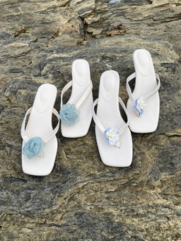  Melissa Harmonic Petal kitten heels