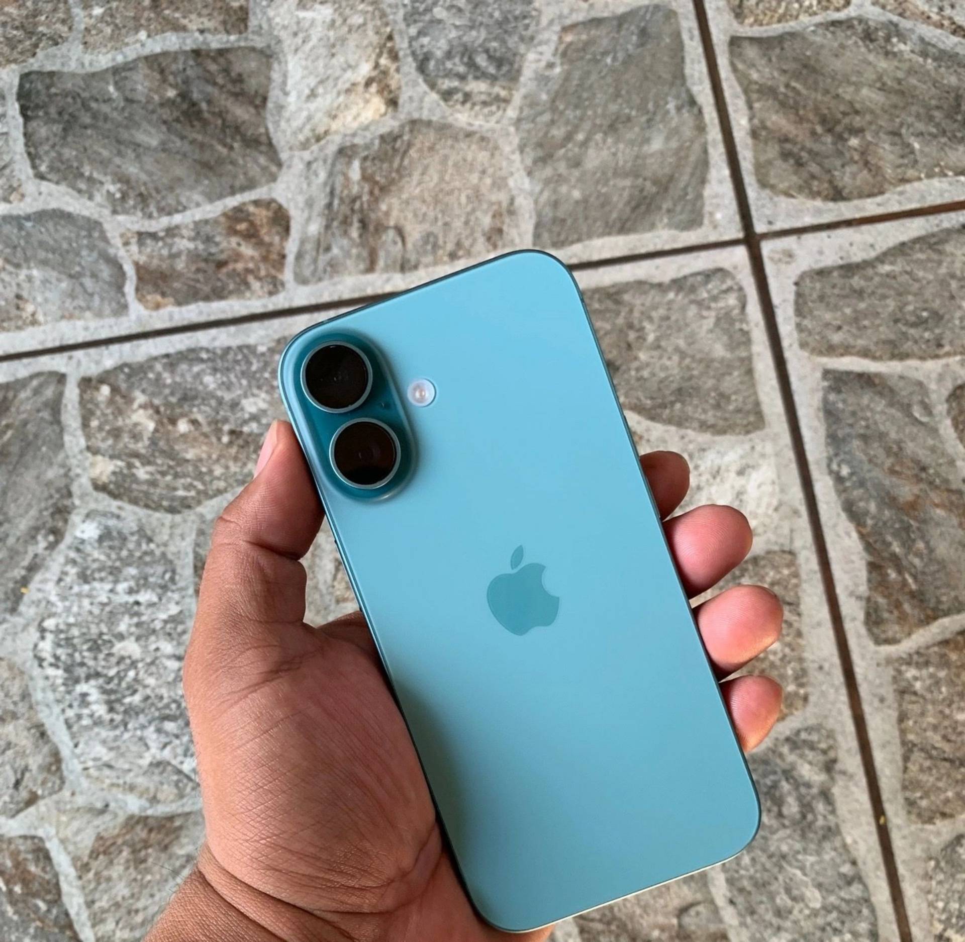 iPhone 16_0