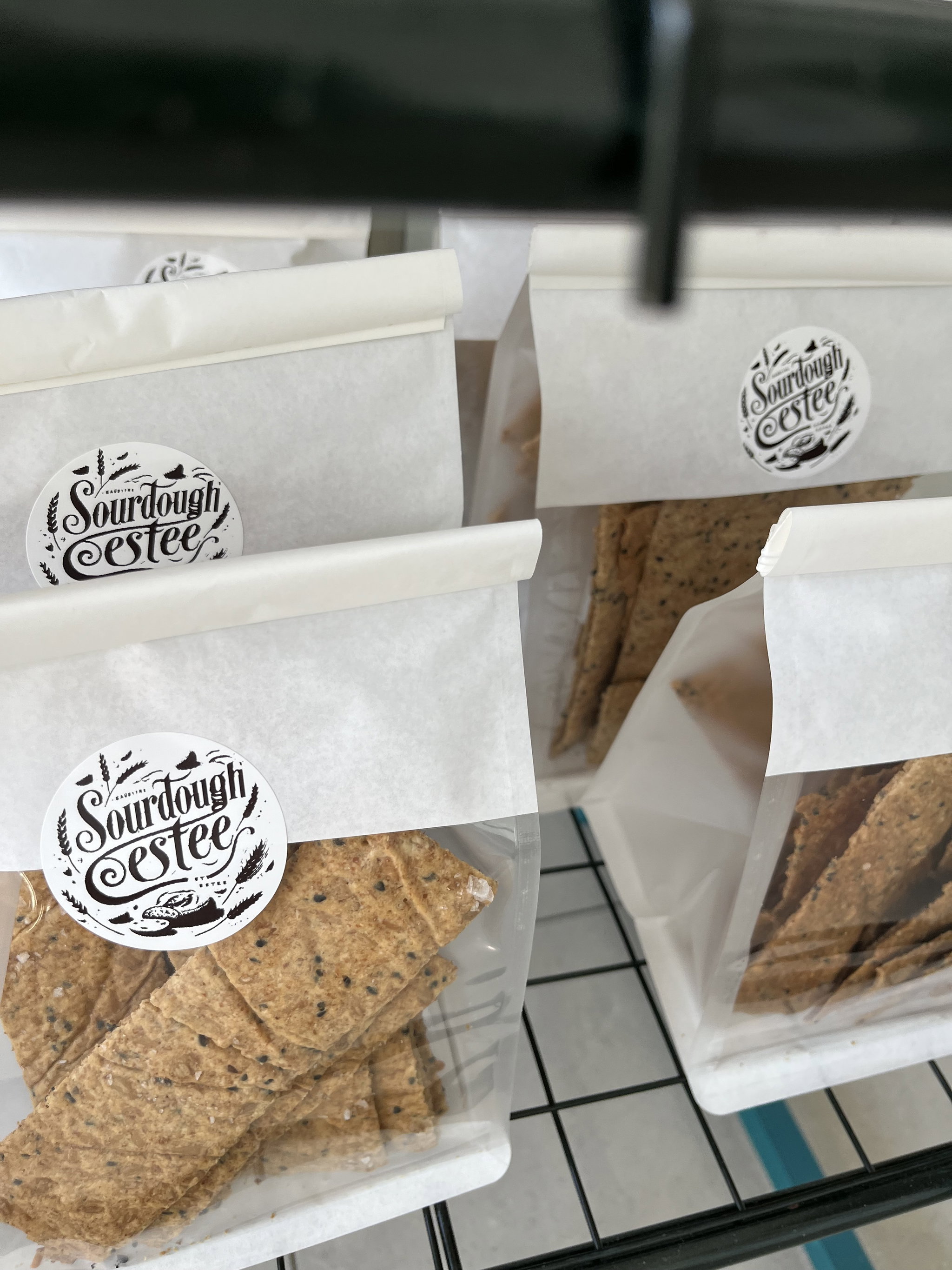 Sunflower and Black Sesame Artisan Crackers_0