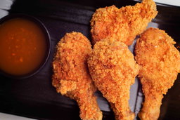 ភ្លៅ​មាន់​បំពង​ ក្រឡុក​អំបិល​ម្ទេស