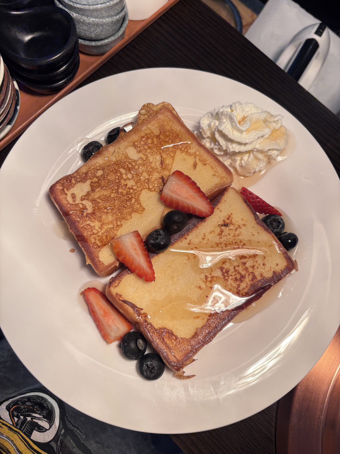 French Toast with Berries and Cream_0