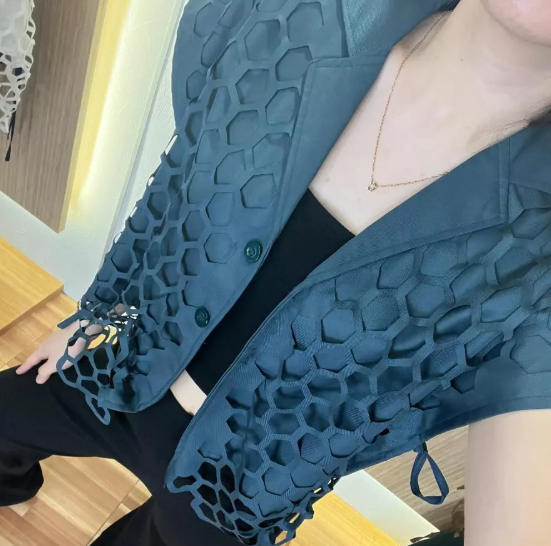 Elana Vest_1