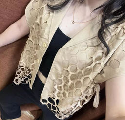 Elana Vest