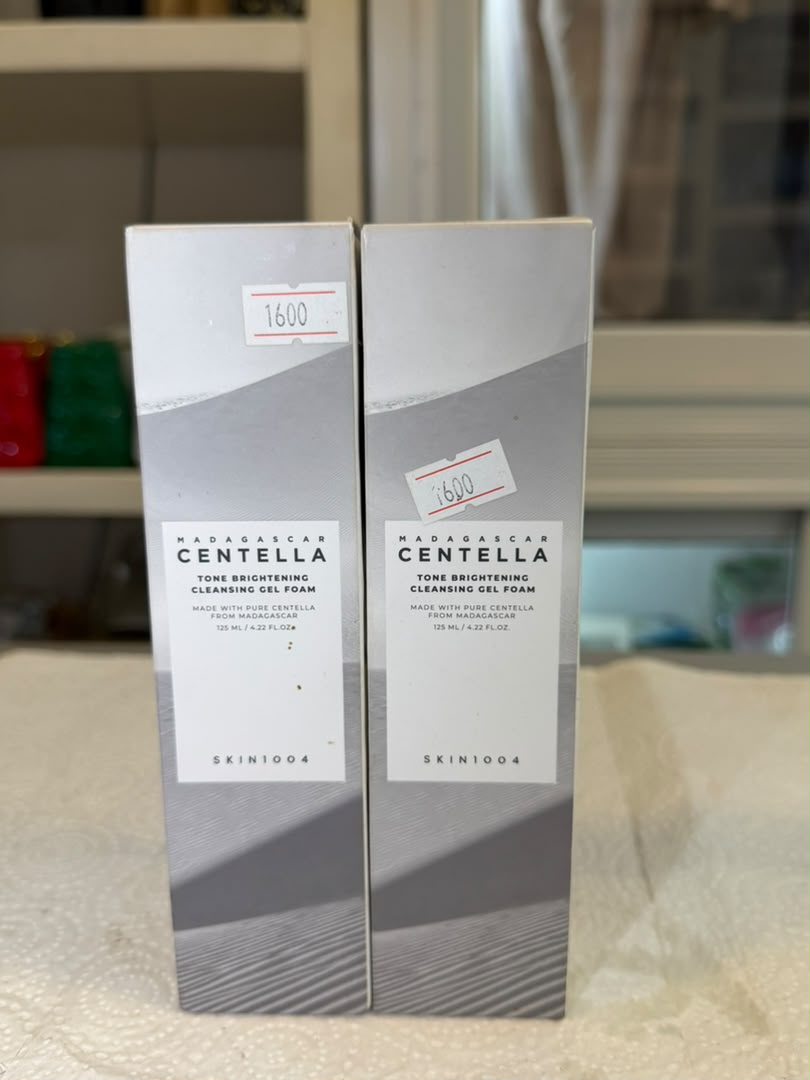 SKIN1004 Madagascar Centella Tone Brightening Cleansing Gel Foam