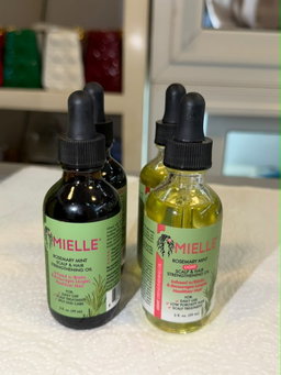 Mielle Rosemary Mint Scalp & Hair Strengthening Oil