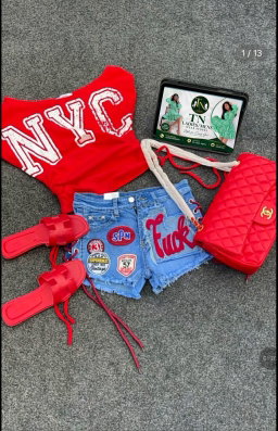 Complete set (top, jean, bag, and slippers)