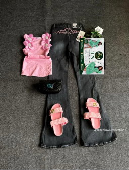 Complete set (top, jean, bag, and slippers)