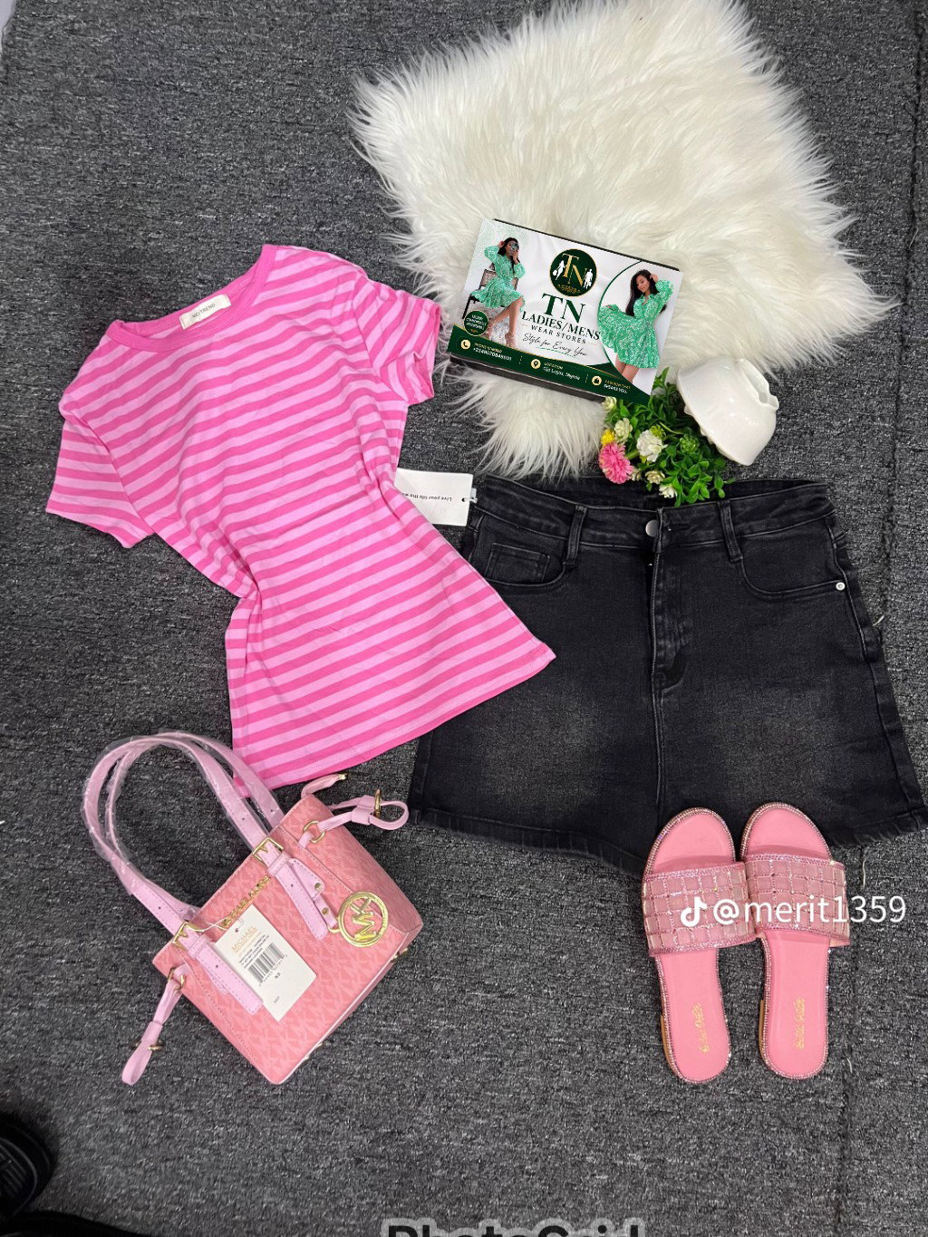 Complete set (top, jean, bag, and slippers)_19