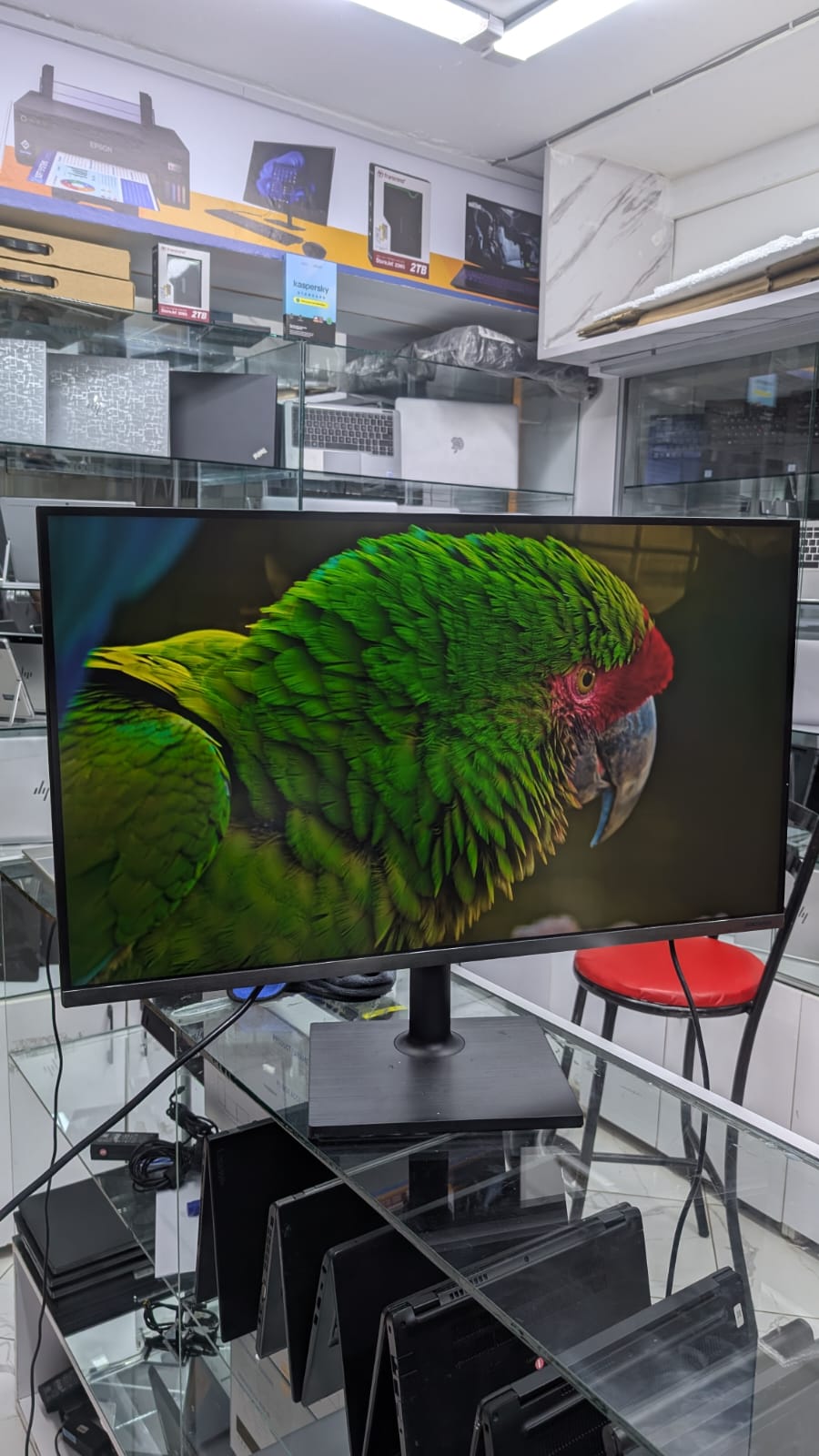 TU87F series 32" viewfinity 4k UHD pro Samsung Monitor_0
