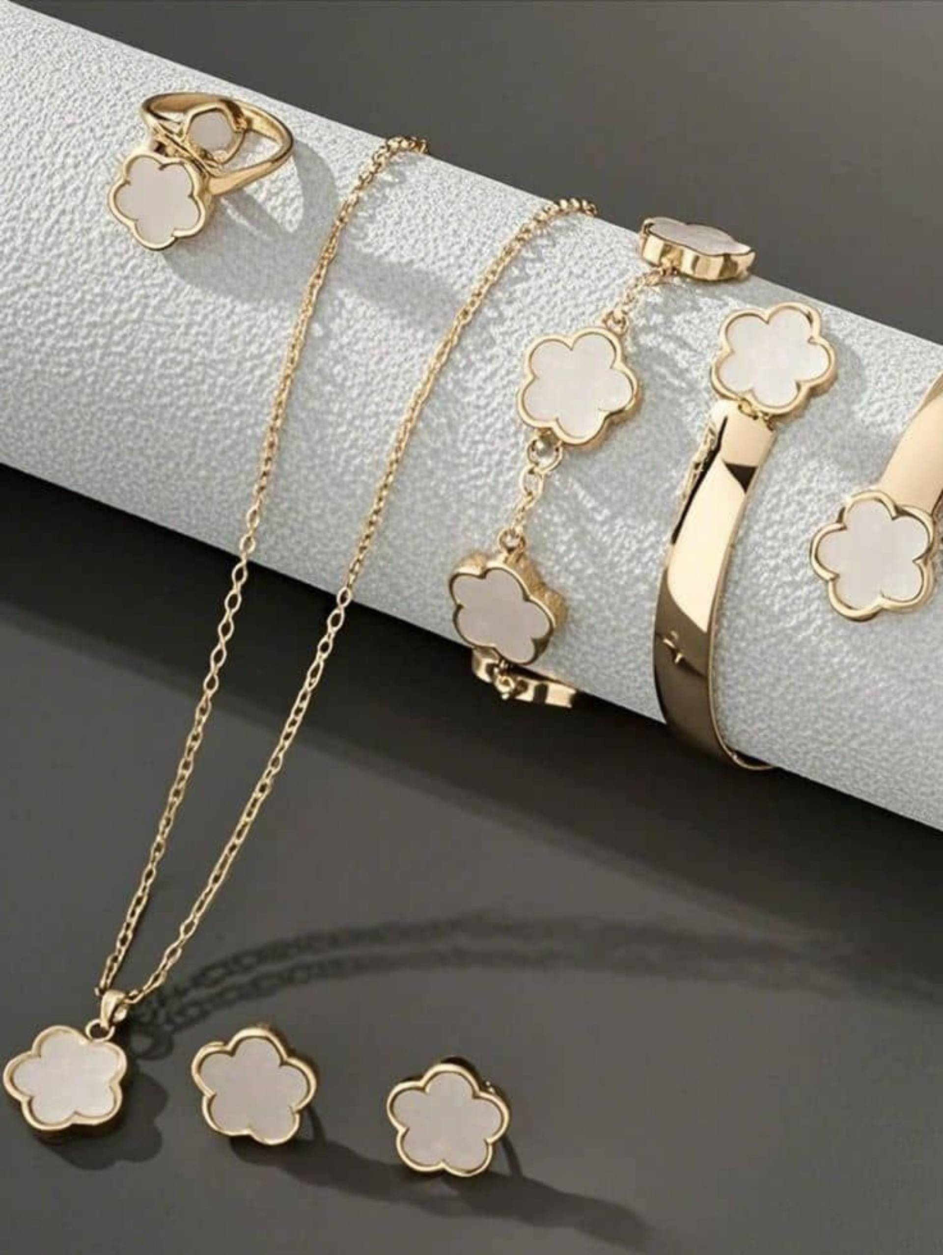 Five leaf Necklace set_0