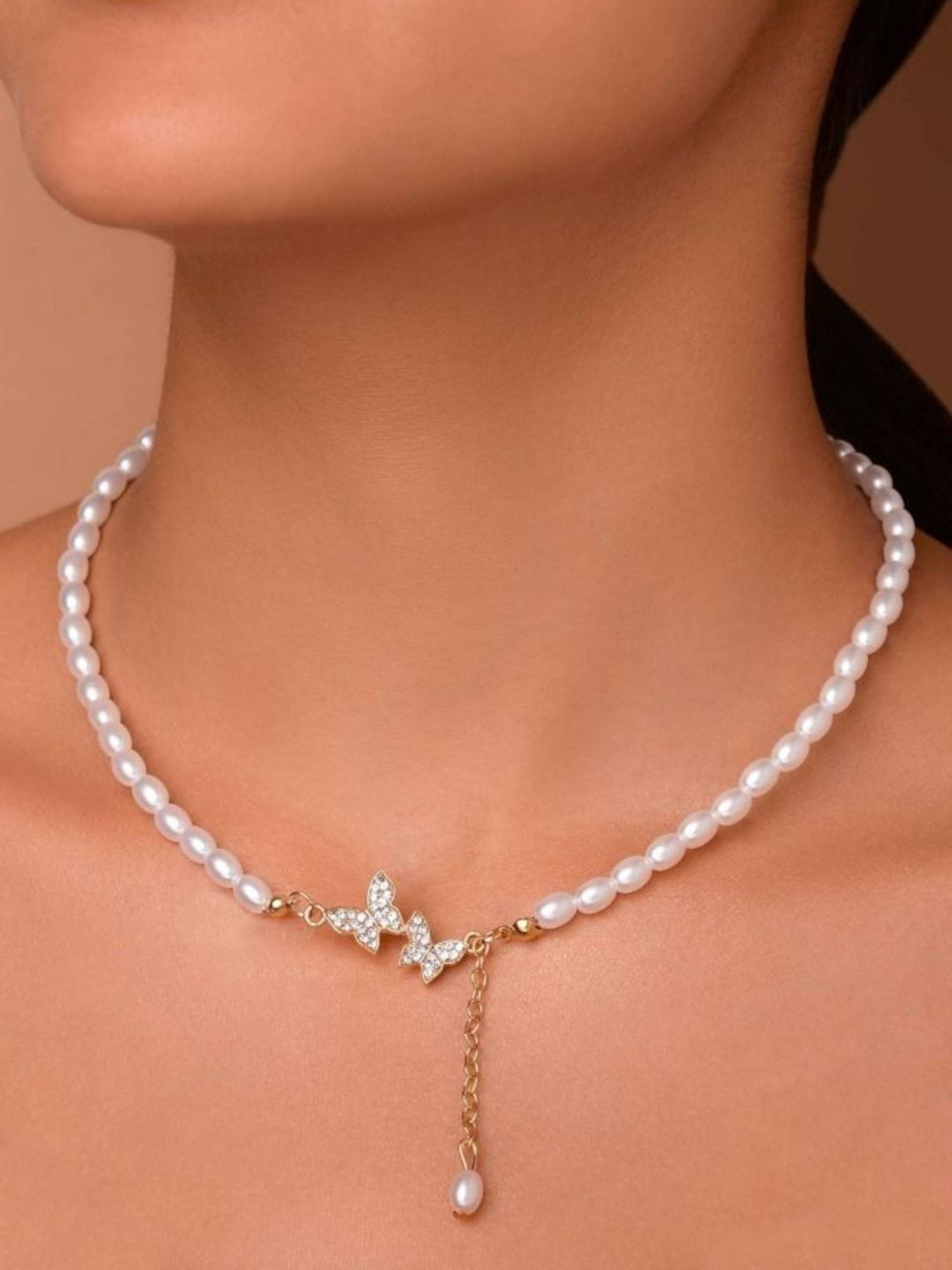 Elegant pearl necklace_0