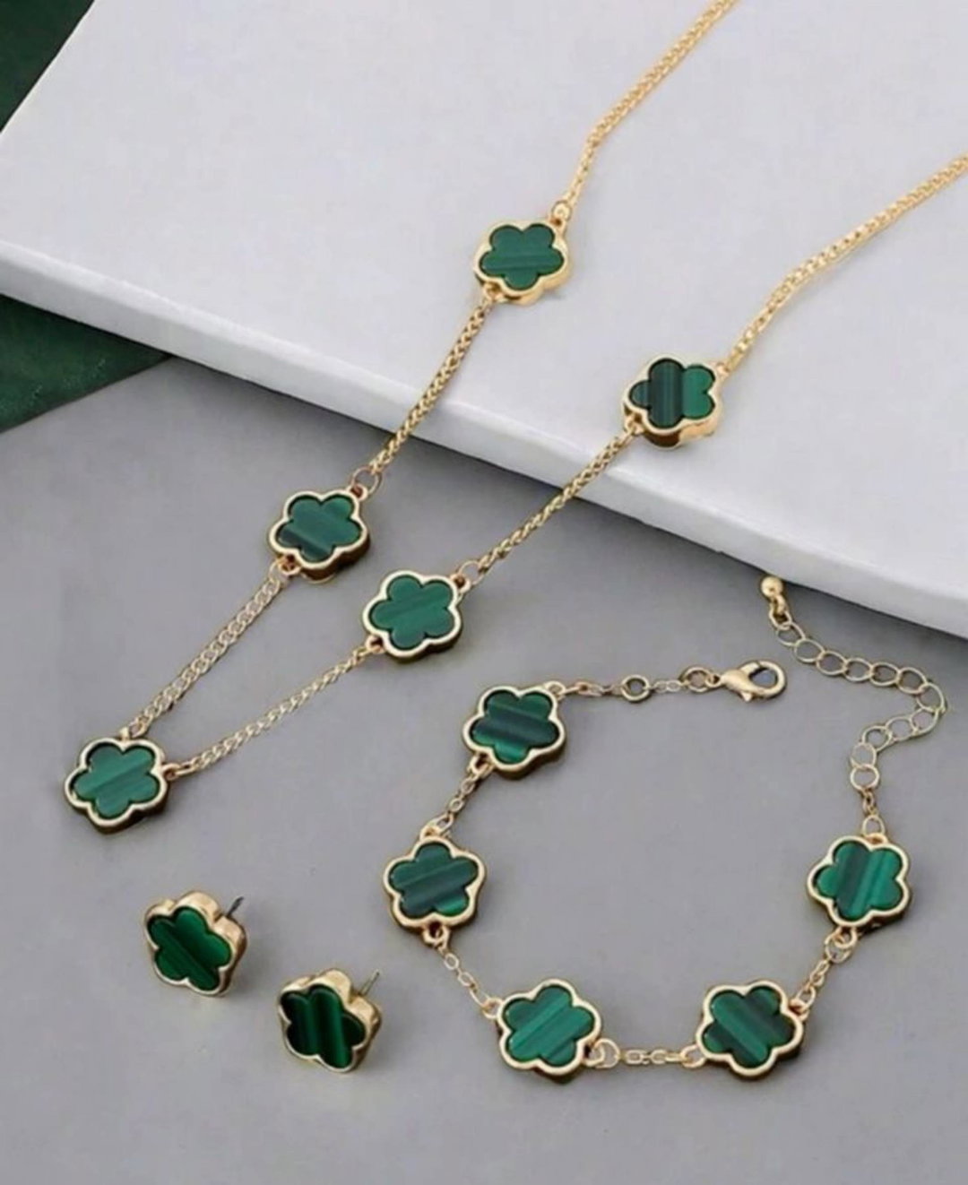 Five leaf Necklace set