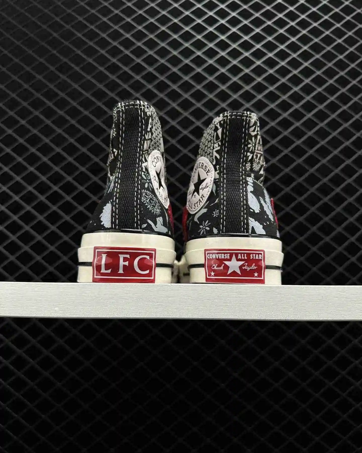 CONVERSE CHUCK TAYLOR ALL STAR HI X LIVERPOOL FC_4