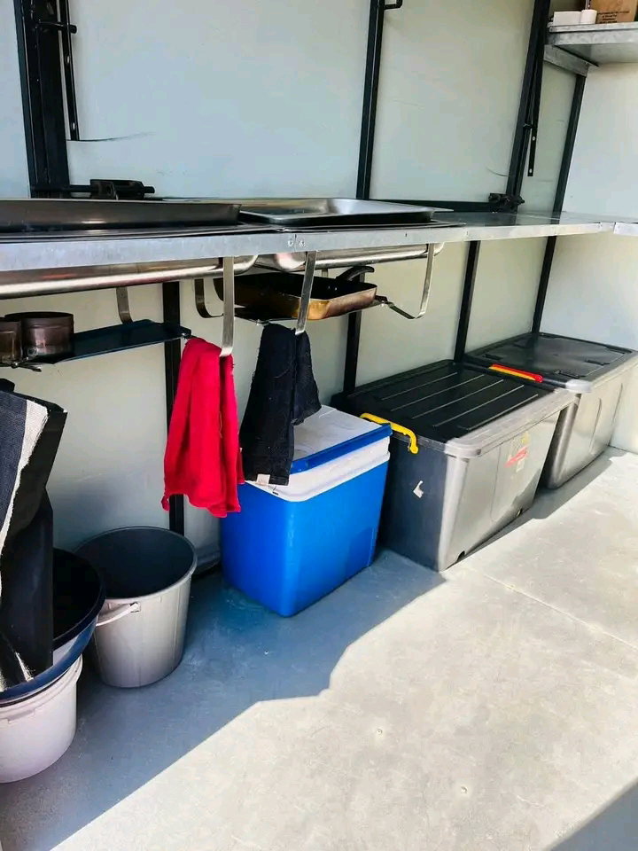 Mobile kitchen trailer_1