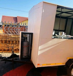 Mobile kitchen trailer
