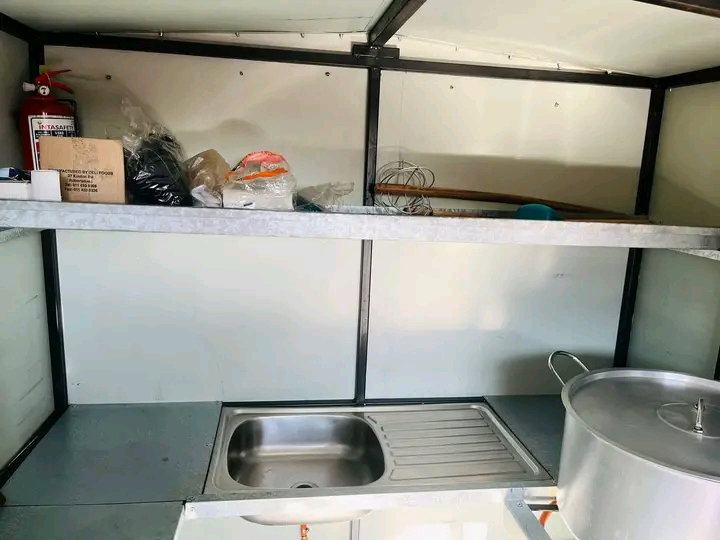 Mobile kitchen trailer_0