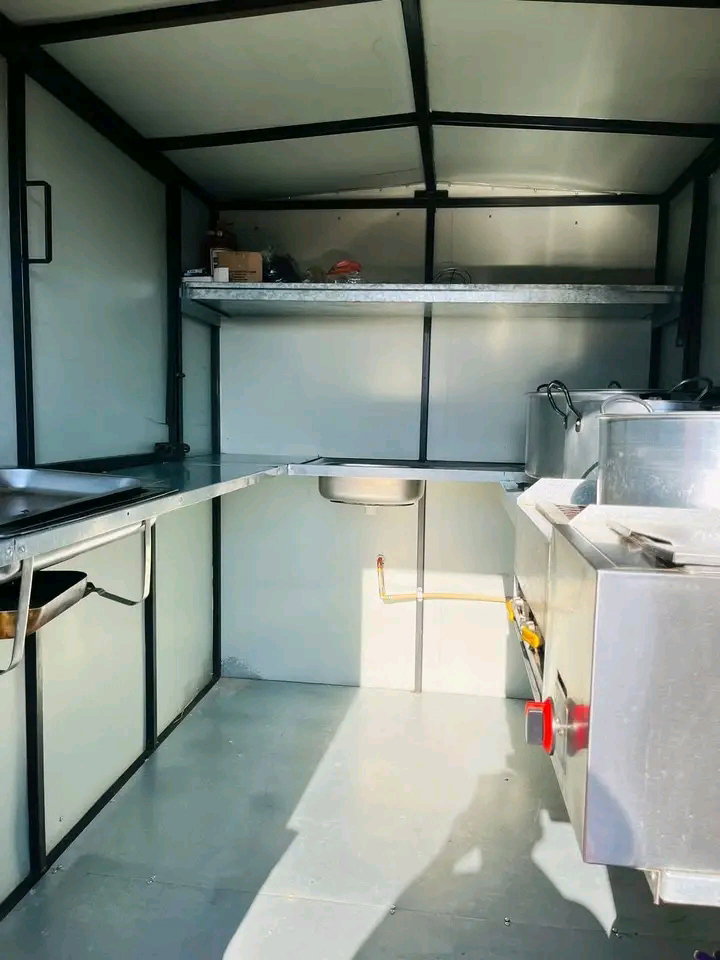 Mobile kitchen trailer_2