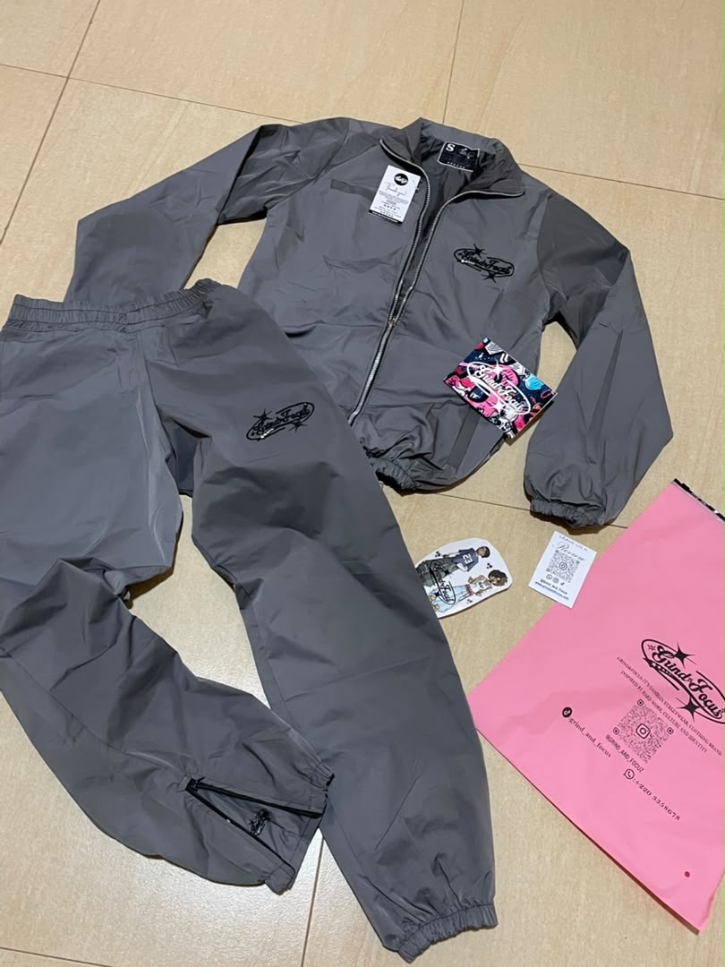 Windbreaker Tracksuit — Grey