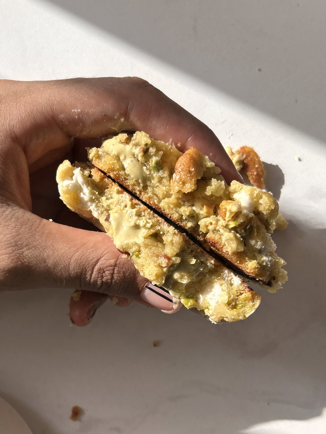 Pistacho, chocolate blanco y limón chunk cookie