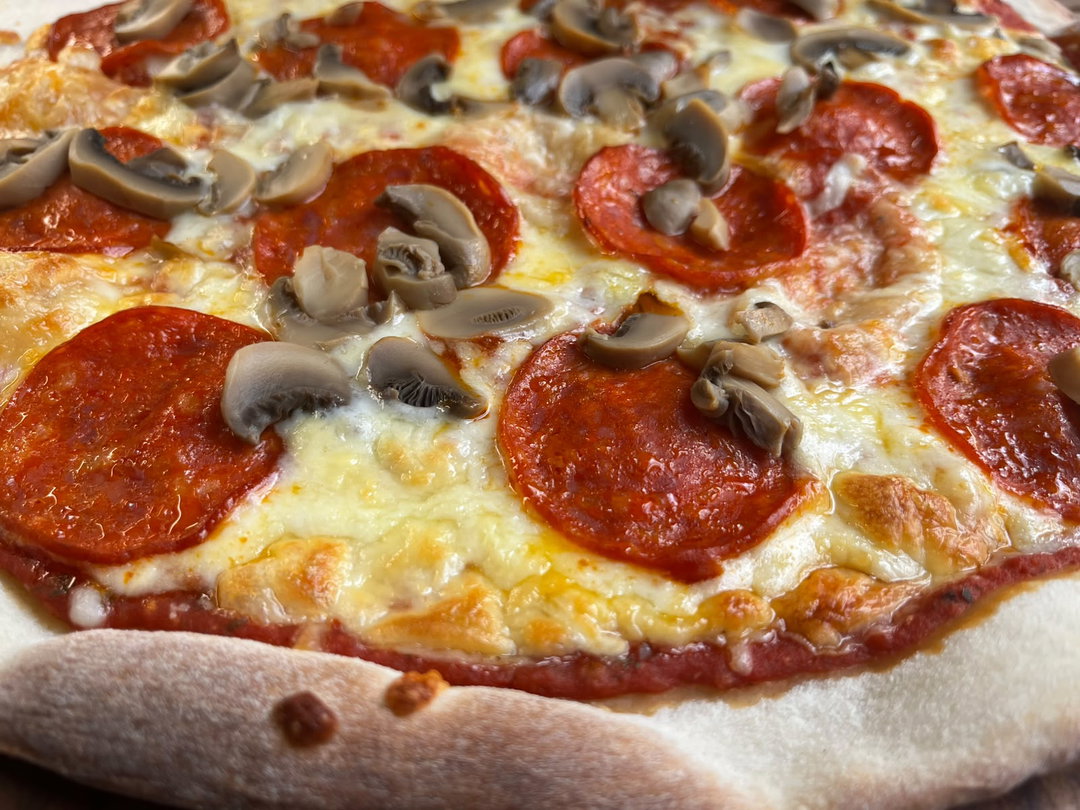 PEPERONI - HONGOS / PEPPERONI - MUSHROOMS
