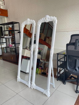 កញ្ចក់ស៊ុមជ័រ