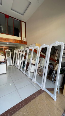កញ្ចក់ស៊ុមជ័រ