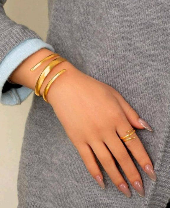 Bangle Gold and Ring
