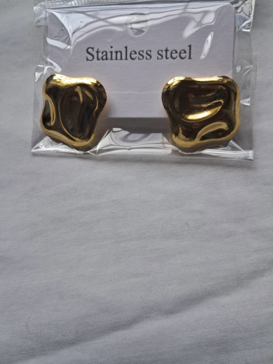 Aretes cuadrados martillados