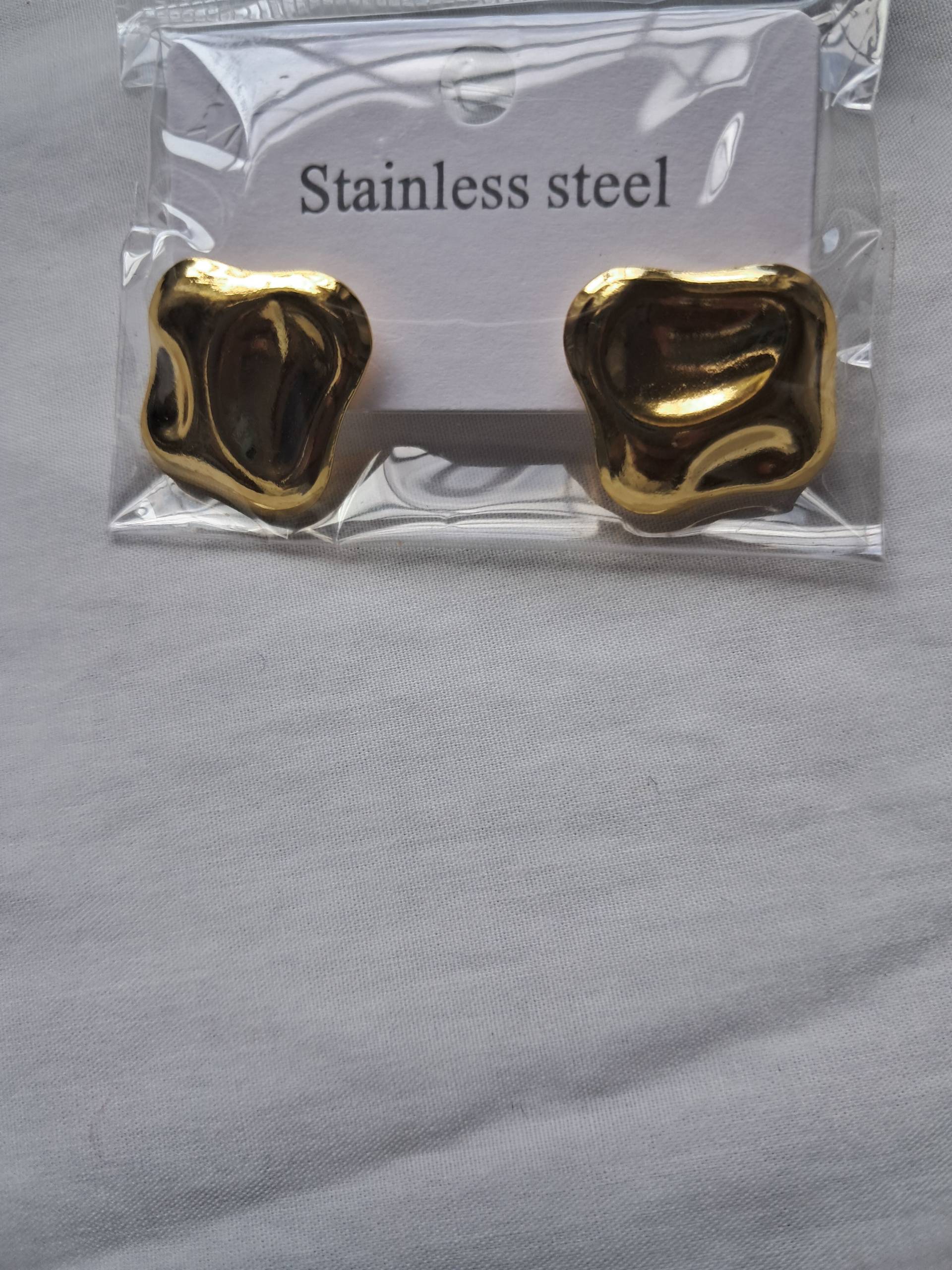 Aretes cuadrados martillados_0