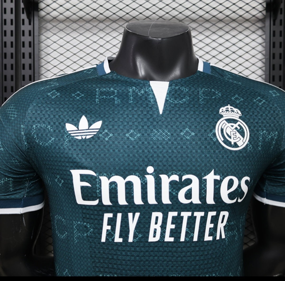 Maillot third du Real Madrid_1