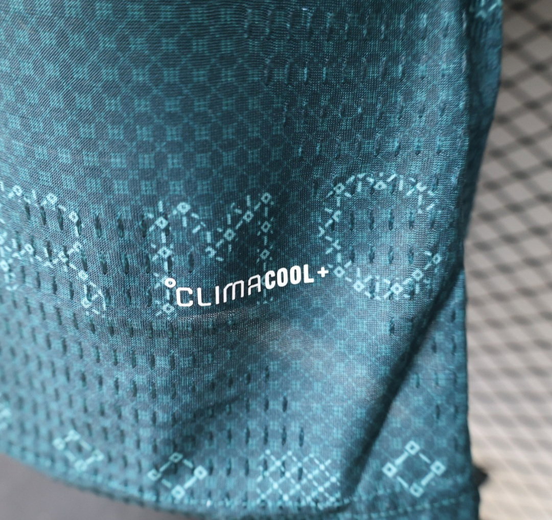 Maillot third du Real Madrid_7