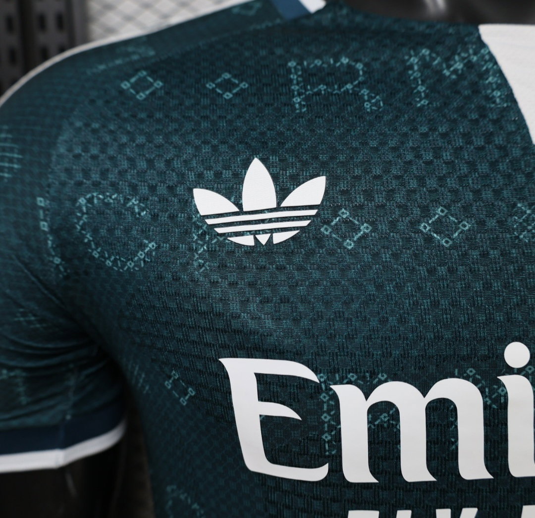 Maillot third du Real Madrid_3