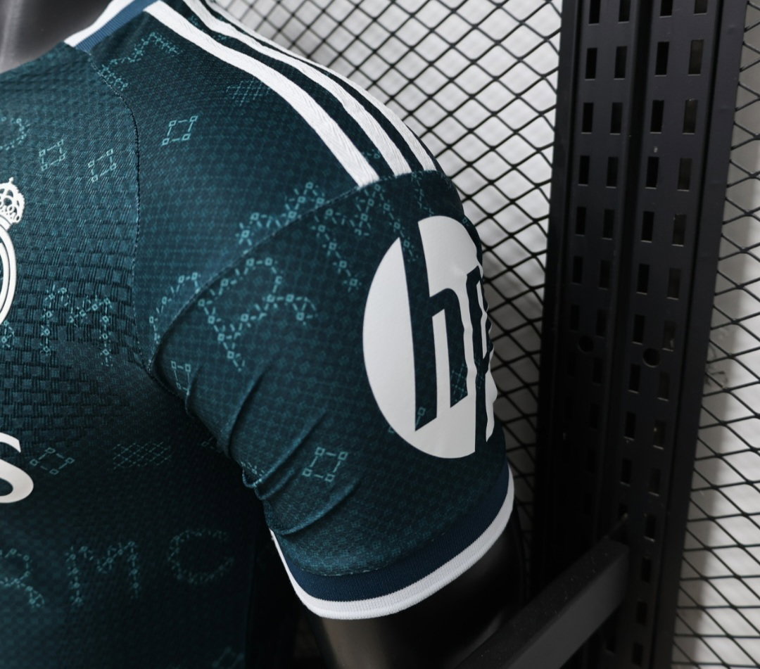 Maillot third du Real Madrid_4