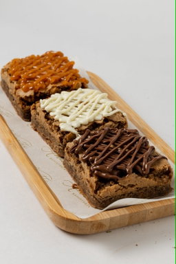 3 brownies de milo + salsa