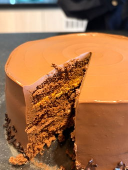 London Cake (Whole)