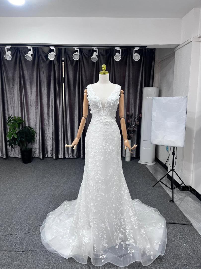 robe sirene fleurie en dentelle blanc