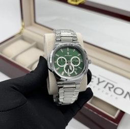 Nautilus Chronograph Green