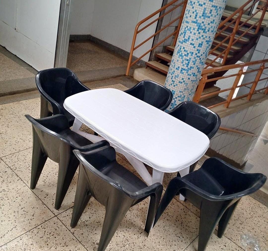 Plastic patio dining set _0