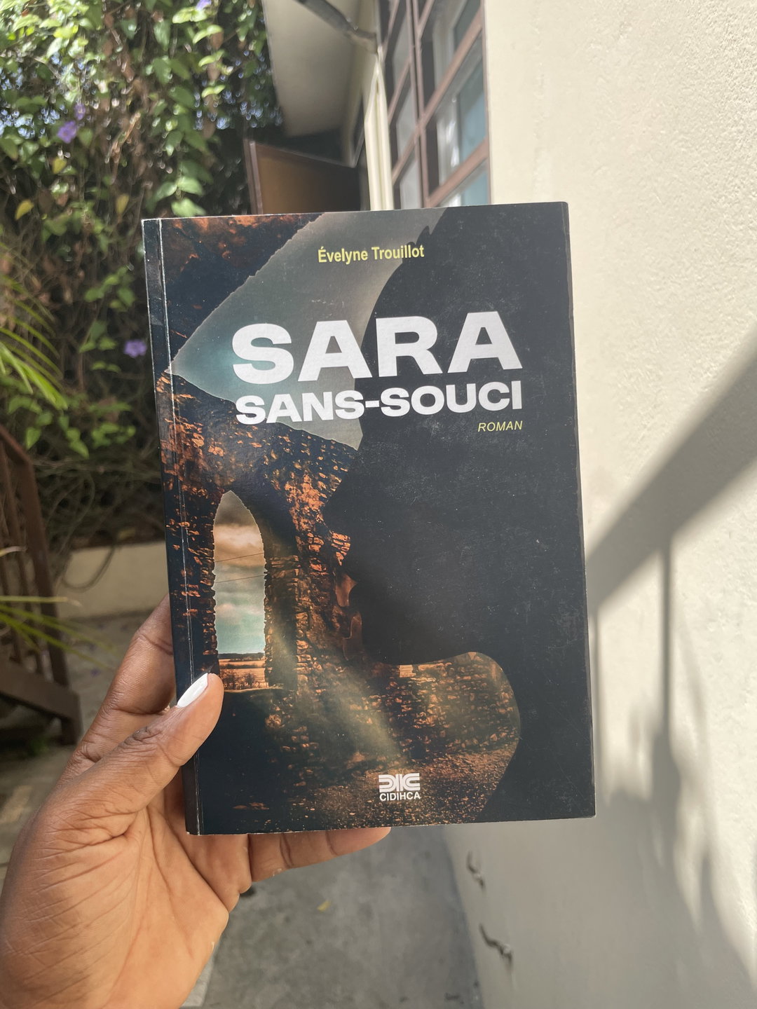 Sara Sans-Souci de Éveline Trouillot