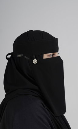 Liara Medium Niqab with Round Locket – 10 Inch Length
