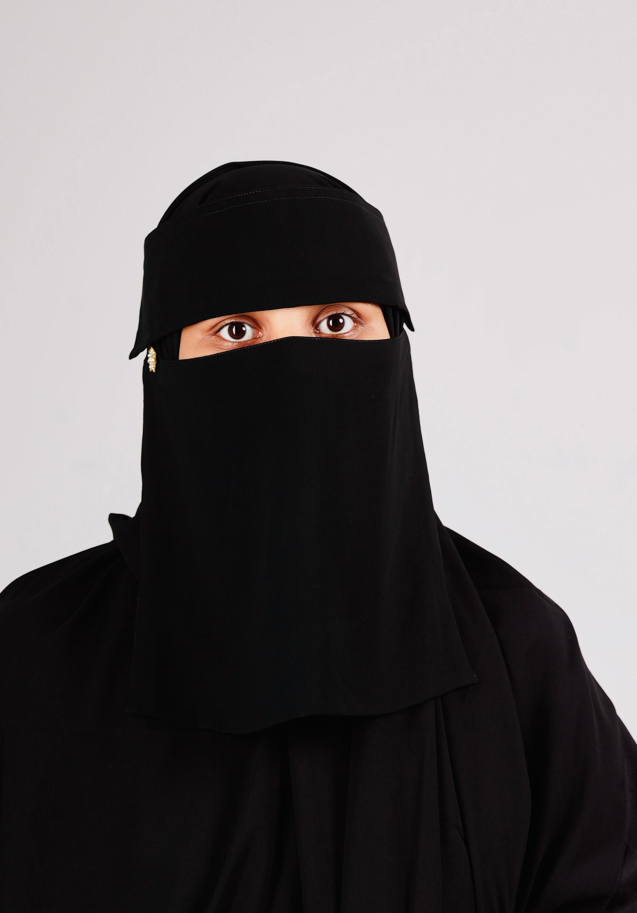 Liara Medium Flap Niqab with Leaf Locket – 10 Inch Length_1
