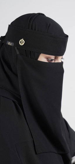 Liara Large Niqab with Round Locket – 11 Inch Length