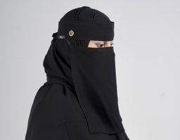 Liara Large Niqab with Round Locket – 11 Inch Length