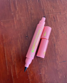 2en1 delineador de ojos + sello gato Kiss Beauty 💗