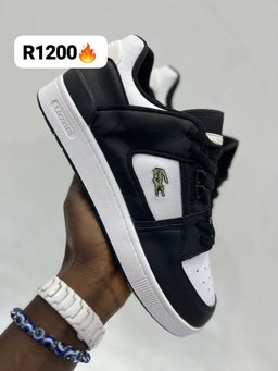 Lacoste Sneakers