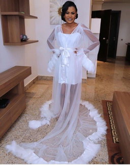 peignoir transparent blanc avec sa nuisette en soie blanc
