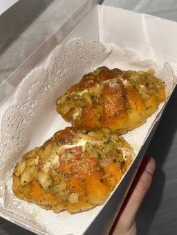 Garlic Cream Cheese Salt Bread