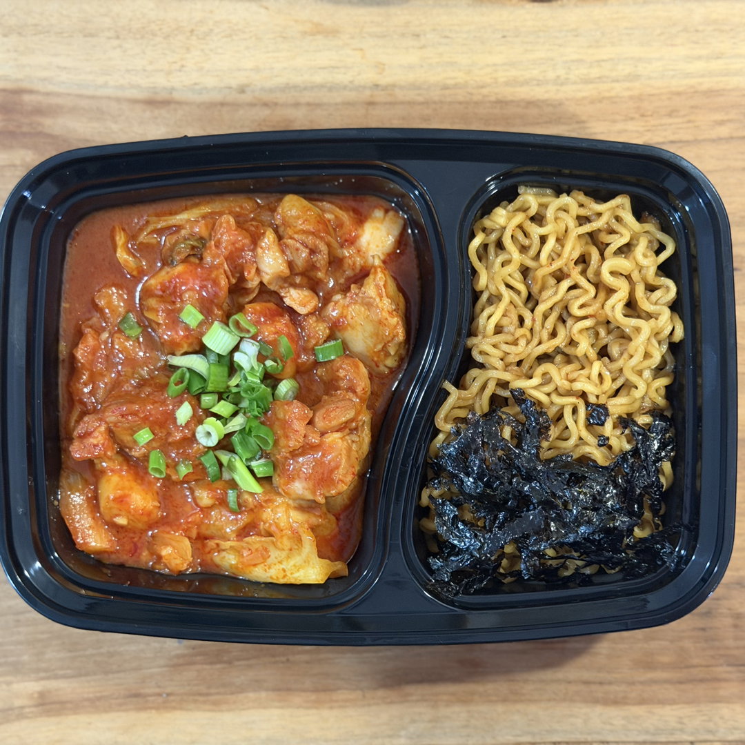 Dakgalbi Dry ramyeon (닭갈비 비빔라면)