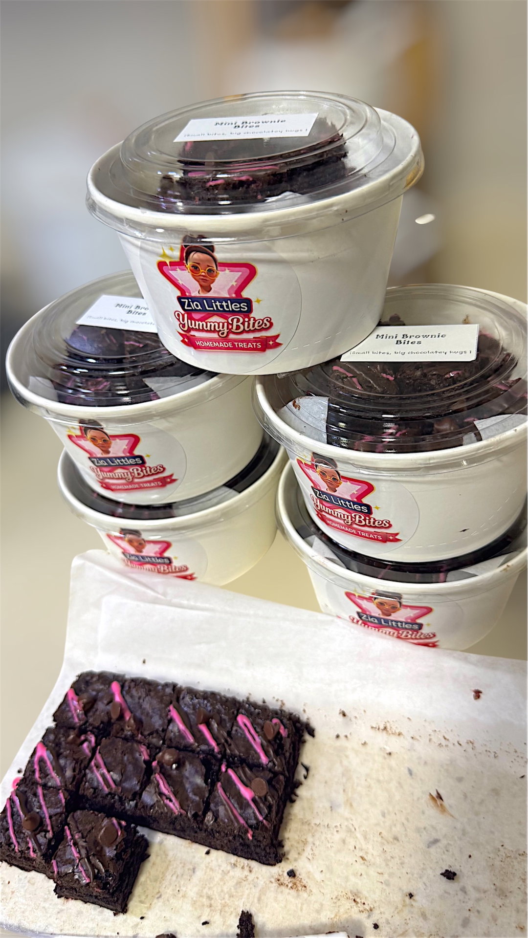 🍫 Mini Fudgy Brownie Bites (18 pcs) - Preorder